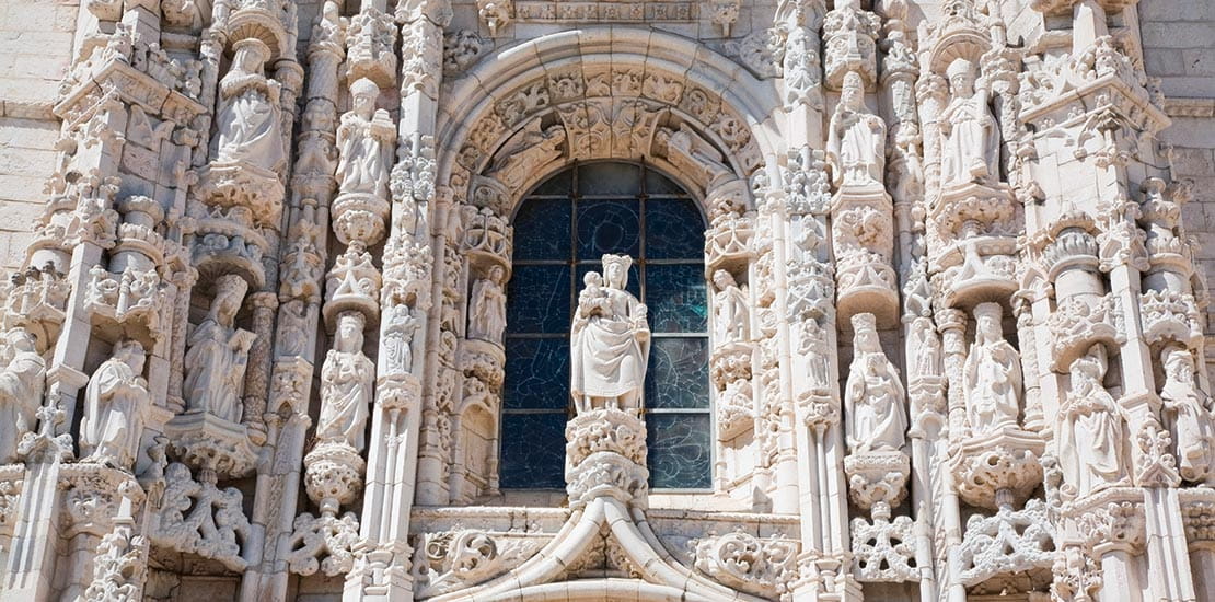 The intricate exterior of Jeronimos Monastery